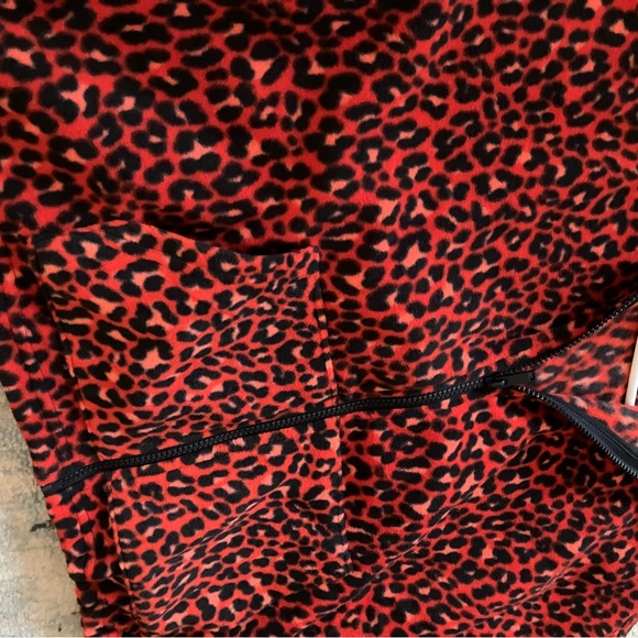 Fabletics S Rayne Polar Fleece Zip Up, Electric Cherry Classic Leopard/Black - Picture 3 of 8
